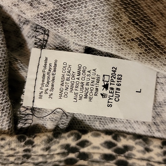 Fashion Nova Snakeskin Print Lounge Set - Picture 3 of 3